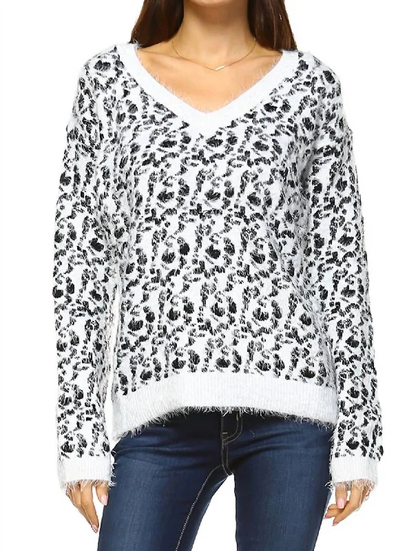 Women's Leopard Sweater In Black