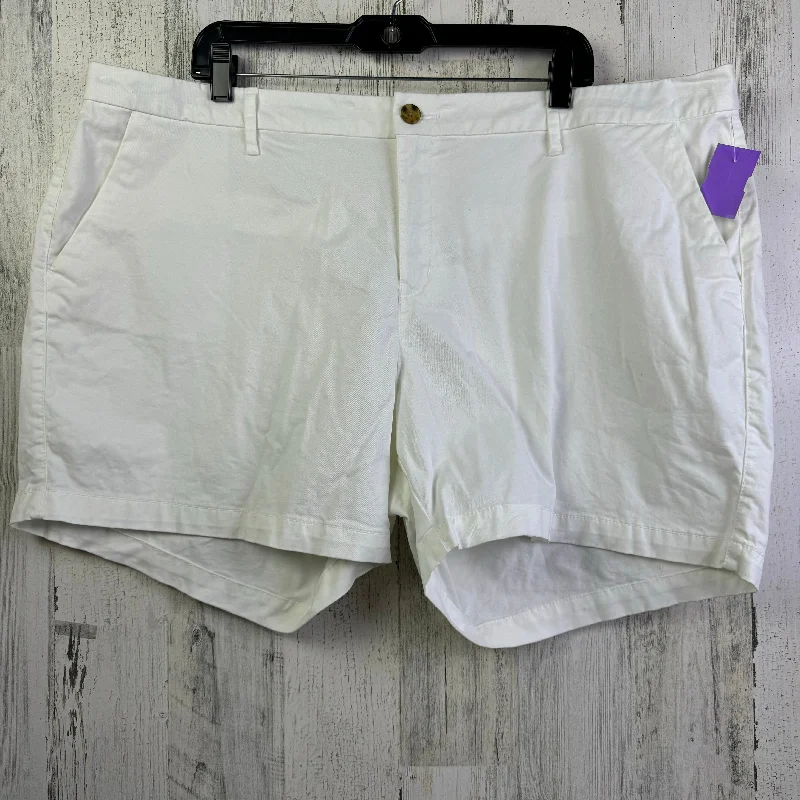 White Shorts Old Navy, Size 20